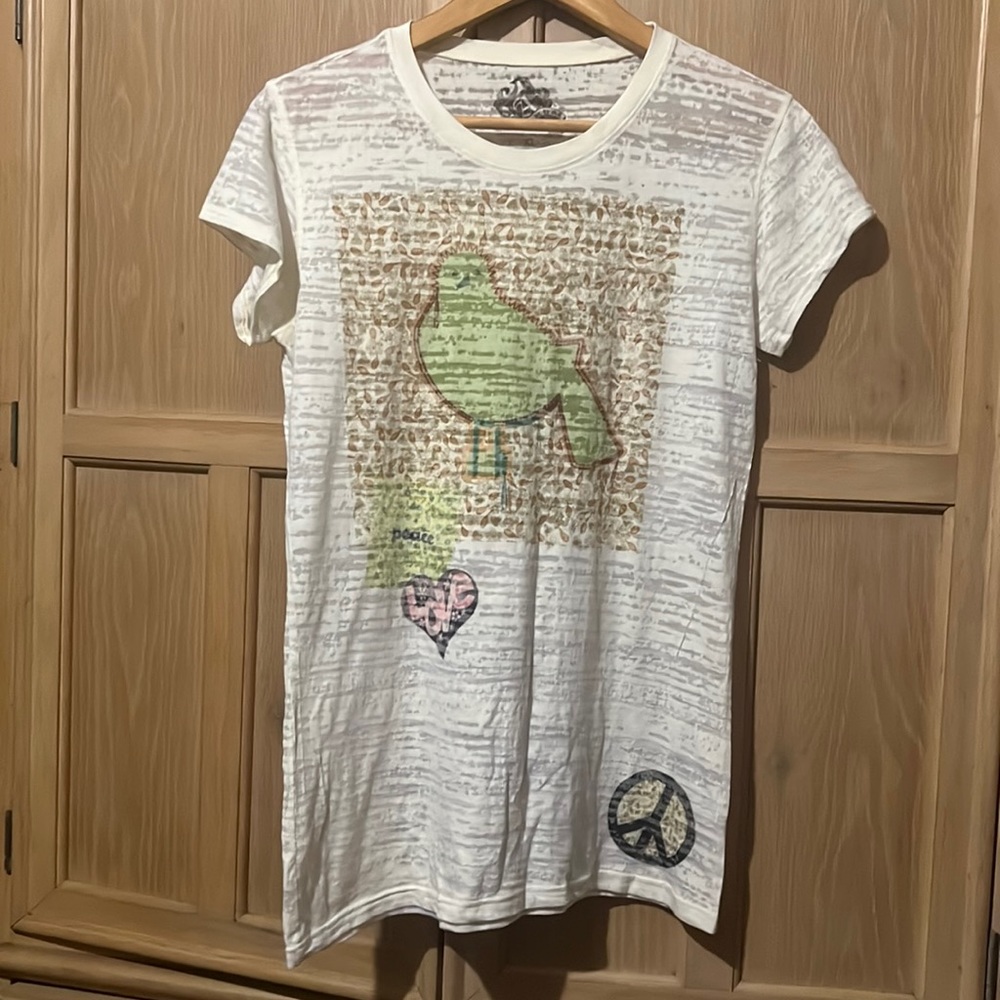 Cute vintage super soft  bird tee